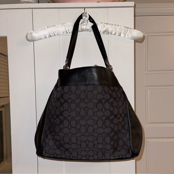 👜👜👜 Coach Leather and Jacquard Handbag - Picture 2 of 14